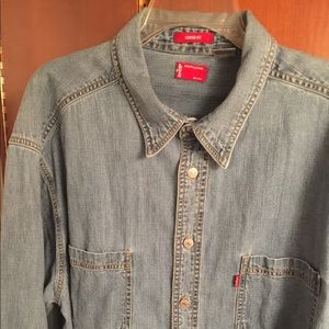 Men's Levi Button Up Shirt XL Loose Fit